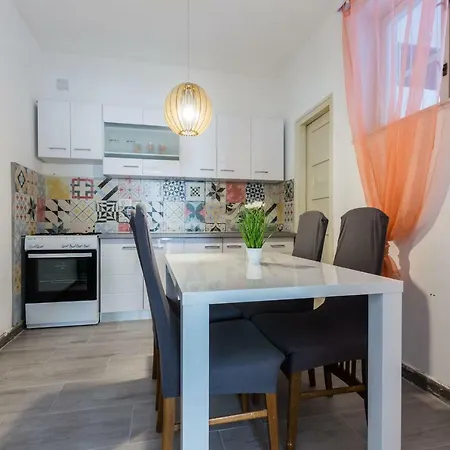 Zdt Apartment